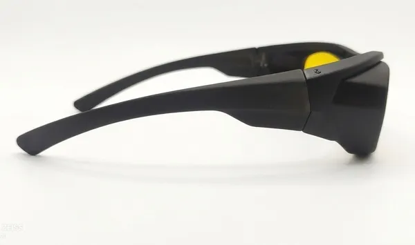Black_Tr90_Wrap-Around_Sports_Sunglasses_For_Men