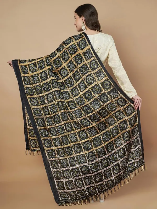 Black_Chinon_Crushed_Bandhani_Printed_Dupatta_With_Tassels_For_Women