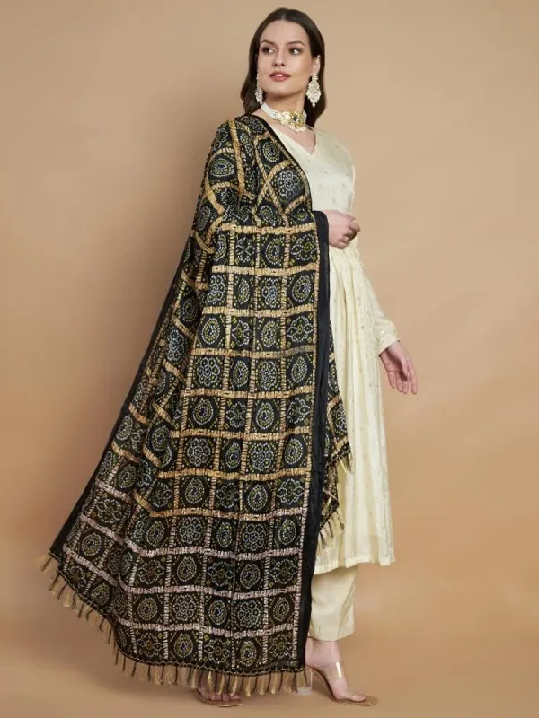 Black_Chinon_Crushed_Bandhani_Printed_Dupatta_With_Tassels_For_Women