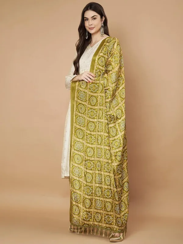 Olive_Green_Chinon_Crushed_Bandhani_Printed_Dupatta_With_Tassels_For_Women