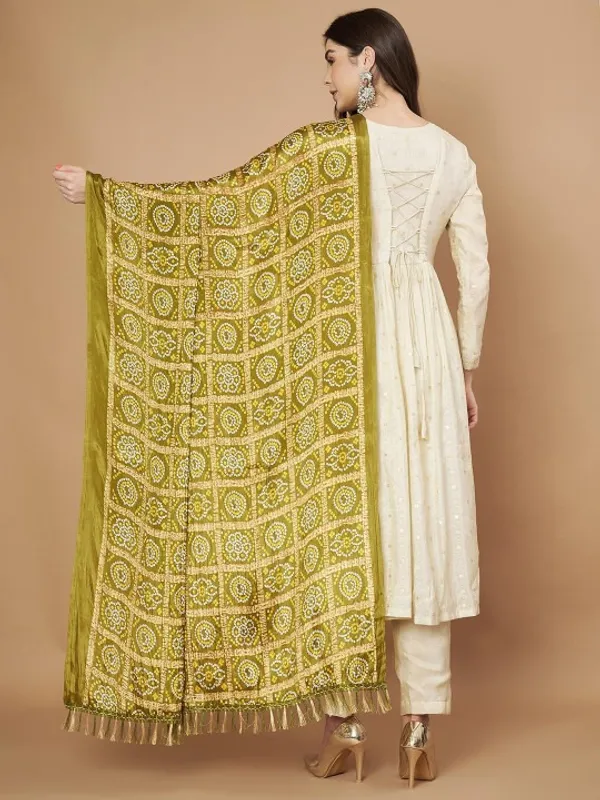 Olive_Green_Chinon_Crushed_Bandhani_Printed_Dupatta_With_Tassels_For_Women