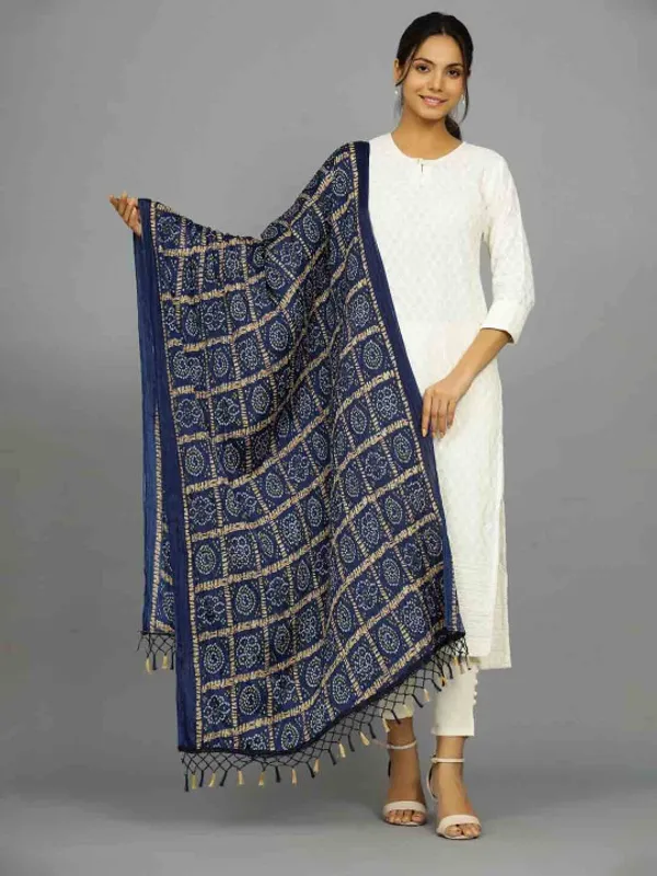 Navy_Blue_Chinon_Crushed_Bandhani_Printed_Dupatta_With_Tassels_For_Women