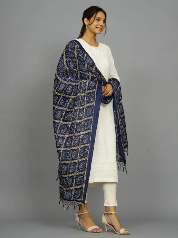 Navy_Blue_Chinon_Crushed_Bandhani_Printed_Dupatta_With_Tassels_For_Women