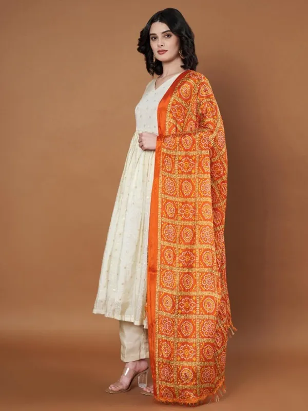 Orange_Chinon_Crushed_Bandhani_Printed_Dupatta_With_Tassels_For_Women
