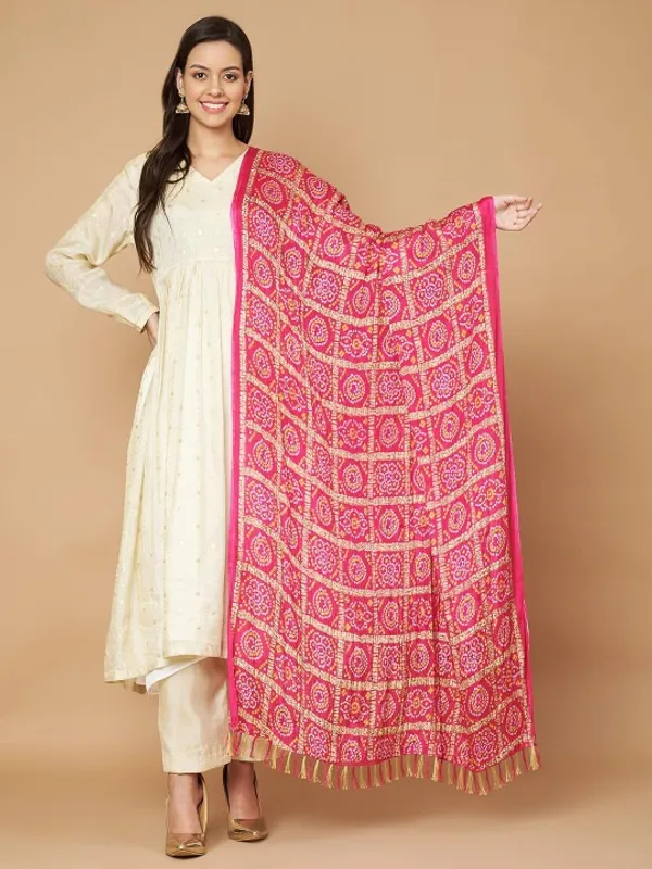Pink_Chinon_Crushed_Bandhani_Printed_Dupatta_With_Tassels_For_Women