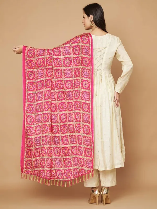 Pink_Chinon_Crushed_Bandhani_Printed_Dupatta_With_Tassels_For_Women