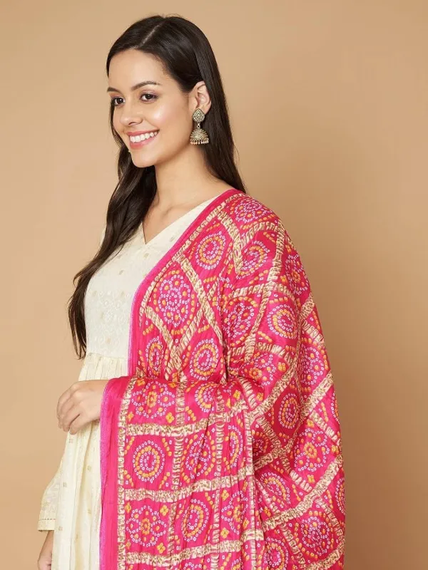 Pink_Chinon_Crushed_Bandhani_Printed_Dupatta_With_Tassels_For_Women