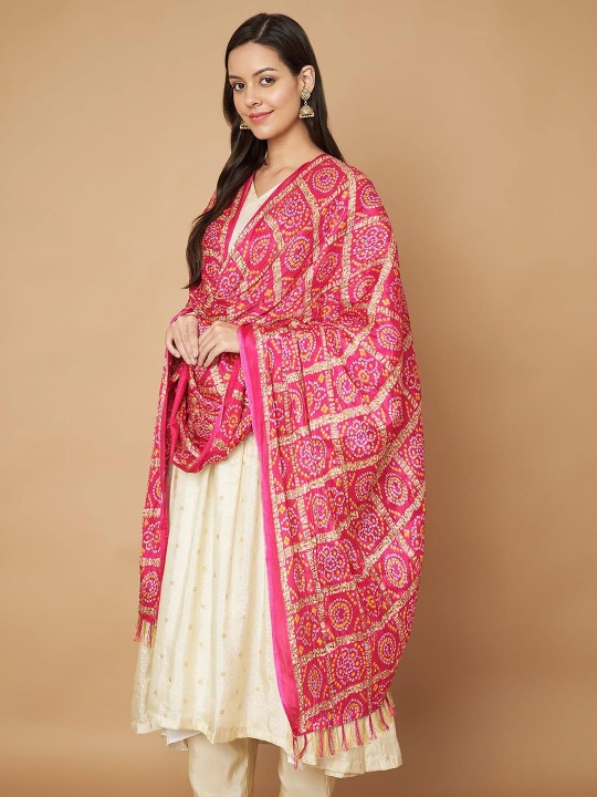 Pink_Chinon_Crushed_Bandhani_Printed_Dupatta_With_Tassels_For_Women