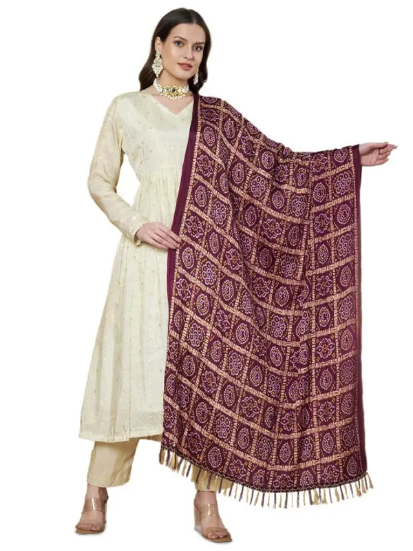 Purple_Chinon_Crushed_Bandhani_Printed_Dupatta_With_Tassels_For_Women