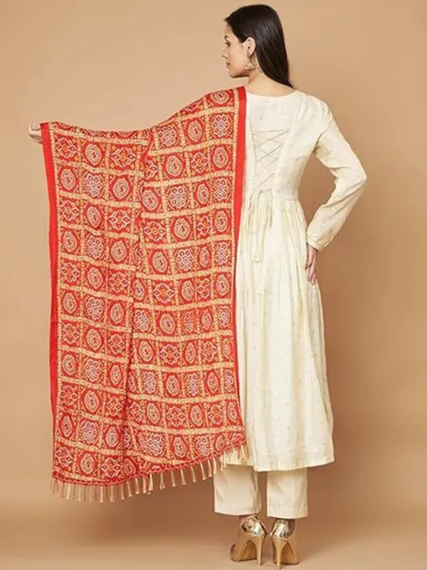 Red_Chinon_Crushed_Bandhani_Printed_Dupatta_With_Tassels_For_Women