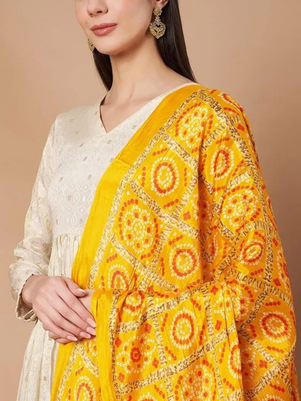 Yellow_Chinon_Crushed_Bandhani_Printed_Dupatta_With_Tassels_For_Women