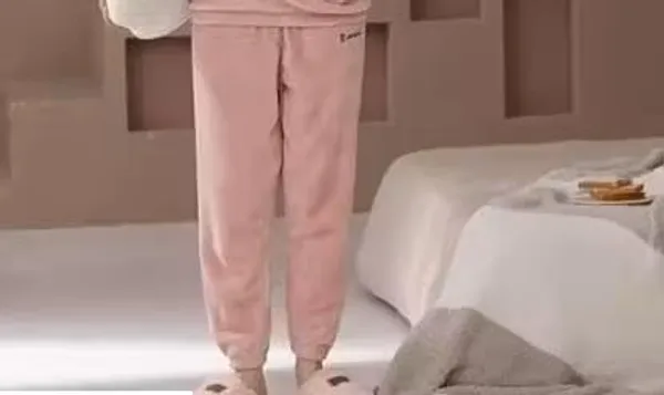 Women_Sweatshirt_And_Trouser_Set