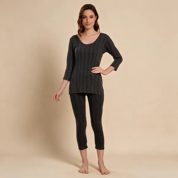 Black_Polycotton_Slim_Fit_Thermal_Set_For_Women