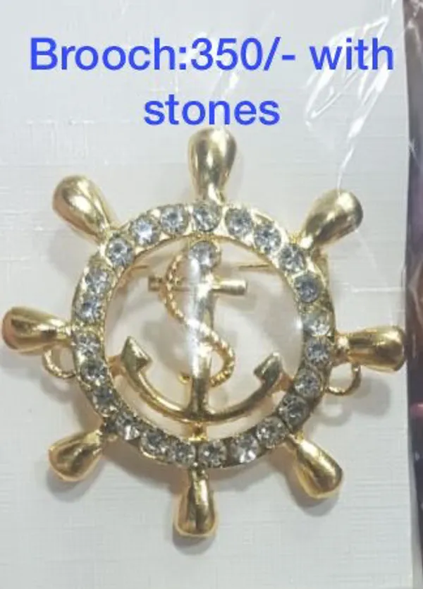 Ship_Wheel_With_Stones_Broach_For_Coat