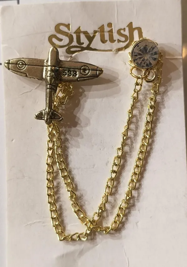 Aeroplane_Broach_With_Diamond_Stone_And_Hanging_Chain