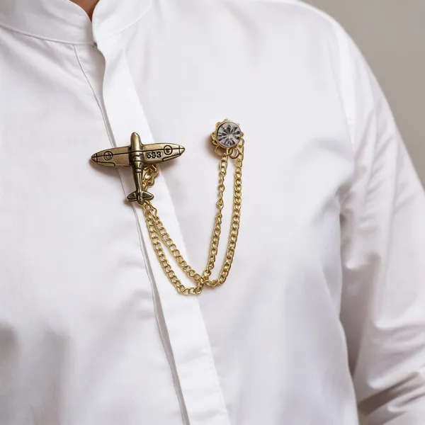 Golden_White_Alloy_Classic_Brooch_For_Men_And_Women