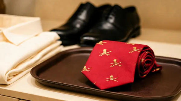 Red_Silk_Indian_Army_Logo_Woven_Tie_For_Men