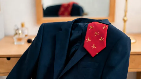 Red_Silk_Indian_Army_Logo_Woven_Tie_For_Men