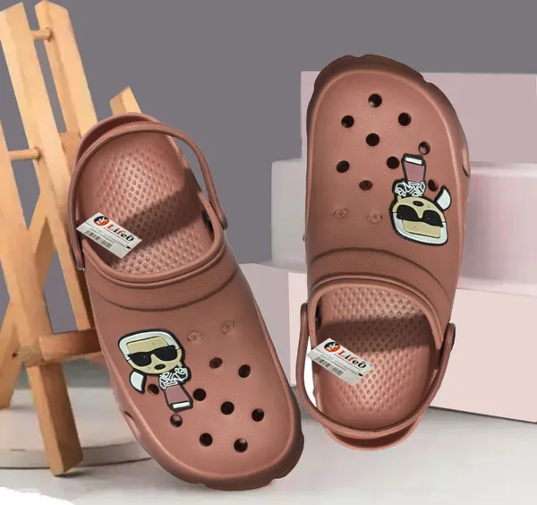Brown_Casual_Clog_Shoes_For_Adults