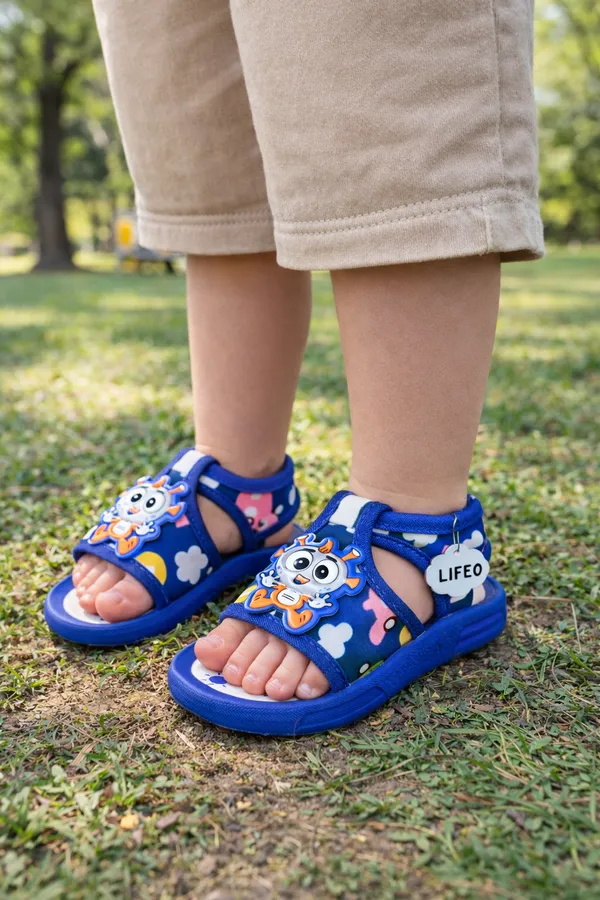 Blue_Cartoon_Print_Sandals_For_Kids