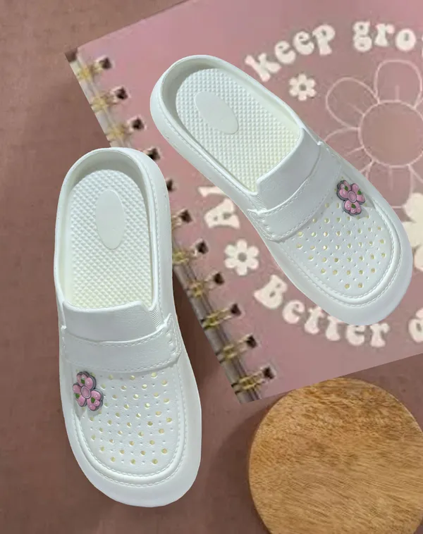 White_Slip-On_Clog_Sandals_For_Women