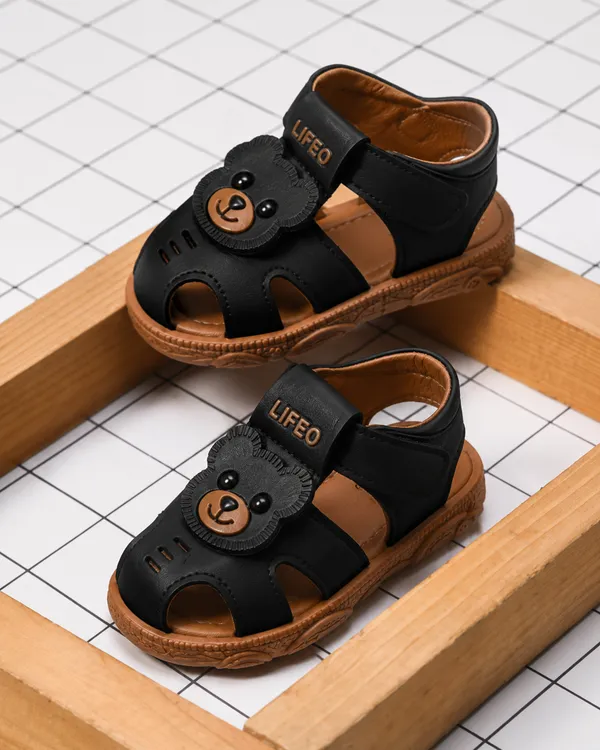 Black_And_Brown_Bear_Design_Sandals_For_Kids
