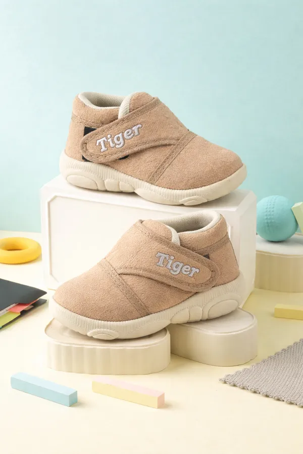 Cream_Musical_Sandal_And_Casual_Shoes_For_Babies