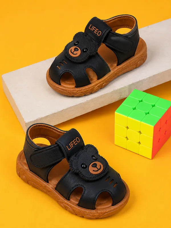 Black_And_Brown_Bear_Design_Sandals_For_Kids