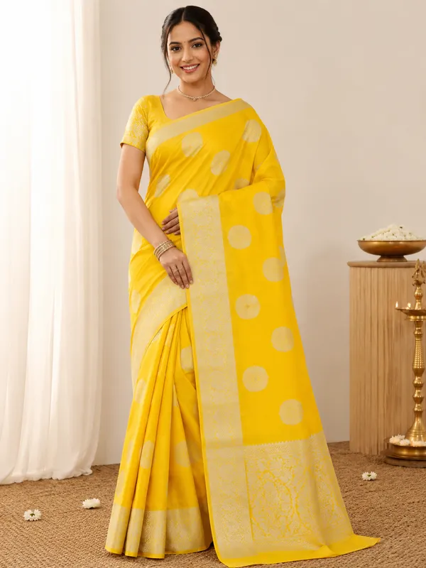 Yellow_Viscose_Georgette_Butta_Print_Saree_For_Women