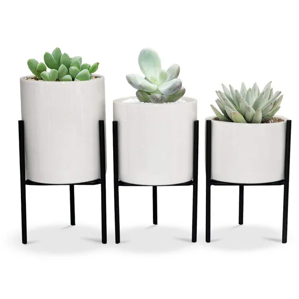 Planter_With_Iron_Stand