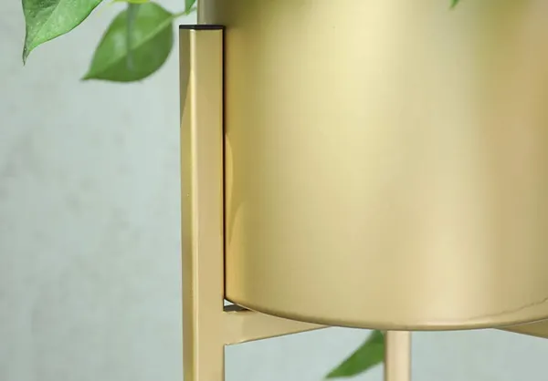 Metal_Plant_Stand