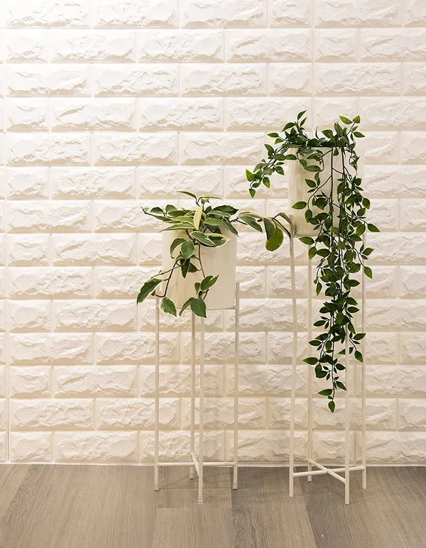 Planter_With_Metal_Stand