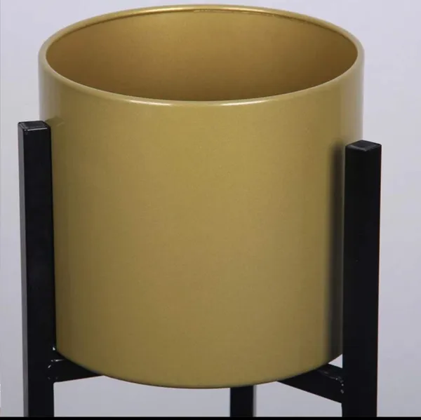 Plant_Stand_With_Pot