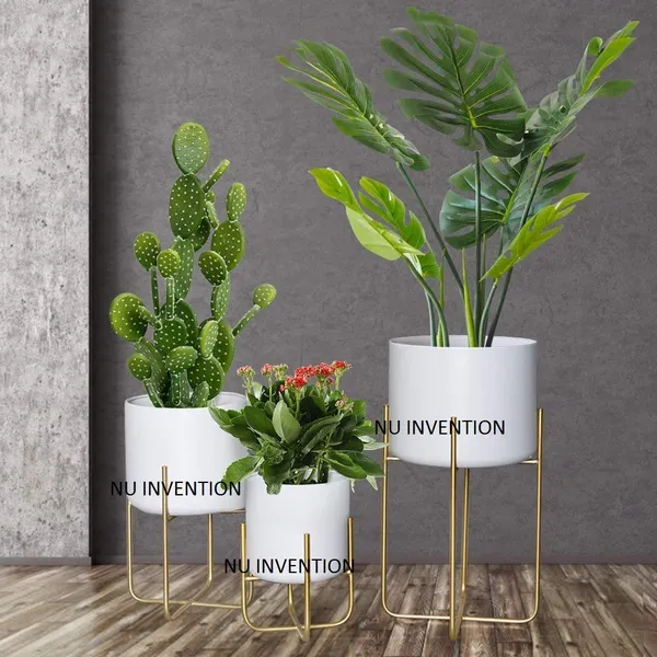 Floor_Standing_Planter_With_Metal_Stand