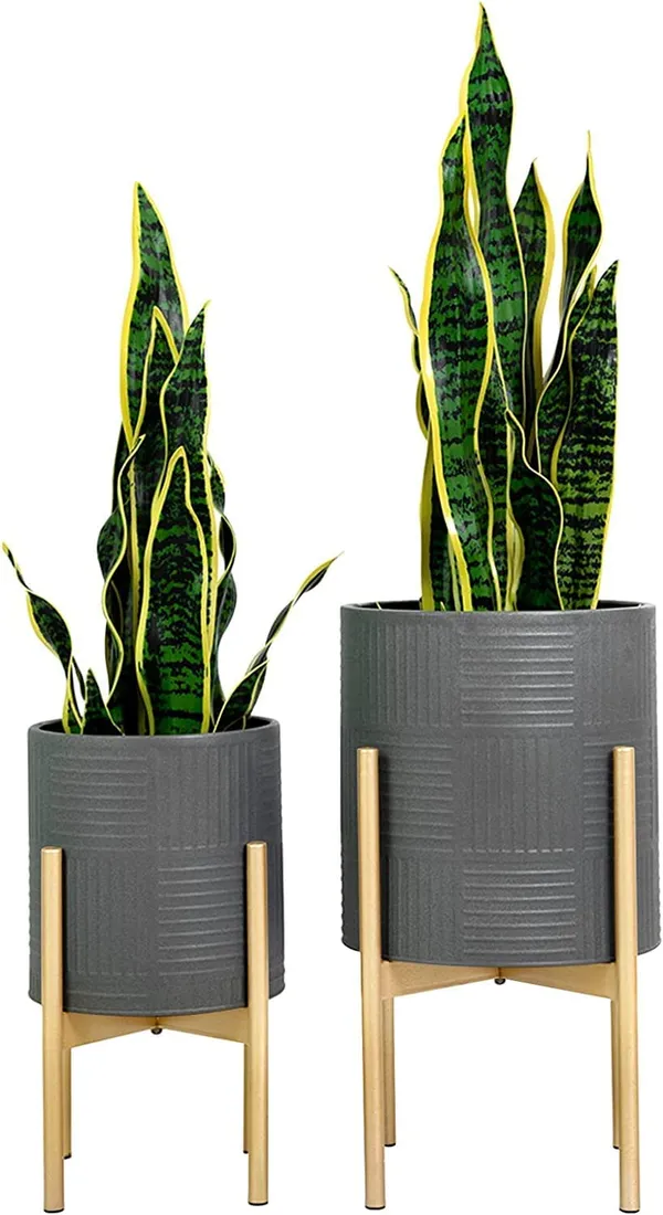 Metal_Planter_With_Stand