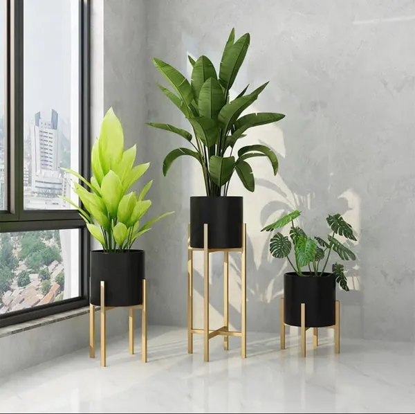 Metal_Plant_Stand_With_Planter_Pot