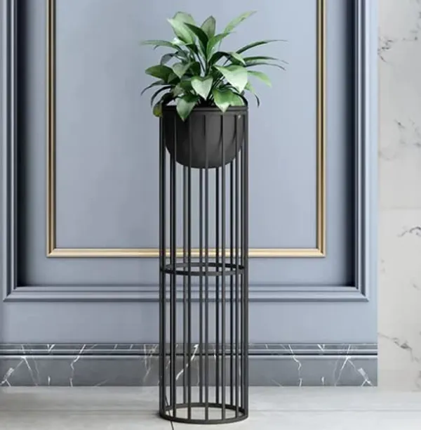 Plant_Pot_With_Metal_Stand
