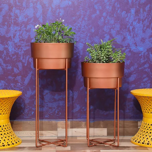 Metal_Planter_Stand_With_Pot