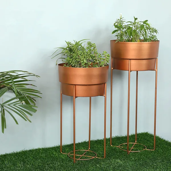 Metal_Planter_Stand_With_Pot