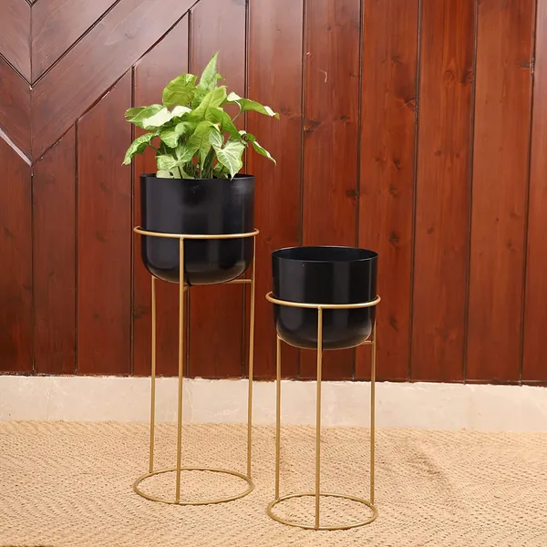 Metal_Plant_Stand_With_Planter_Pot