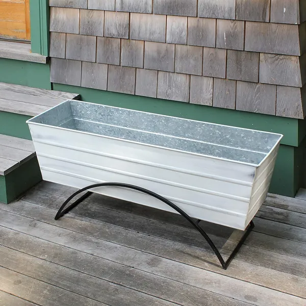 Flower_Window_Box_With_Bracket