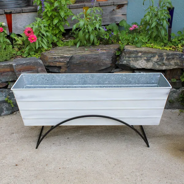 Flower_Window_Box_With_Bracket