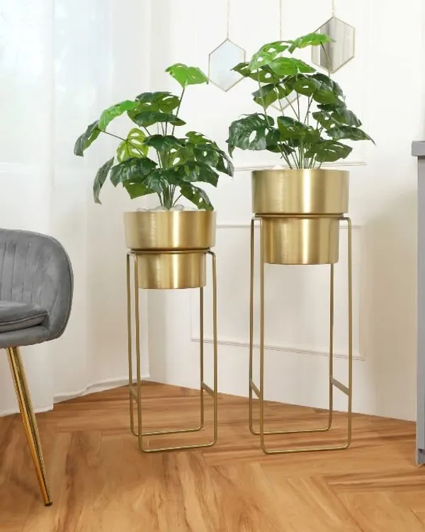 Metal_Plant_Stand_With_Planter_Pot
