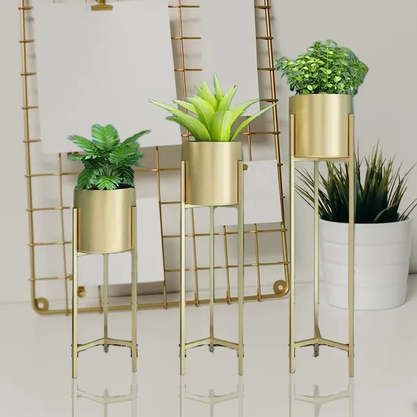 Metal_Plant_Stand_With_Planter_Pots