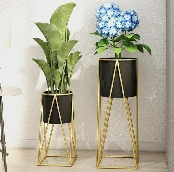 Iron_Flower_Pot_Stand_With_Planter