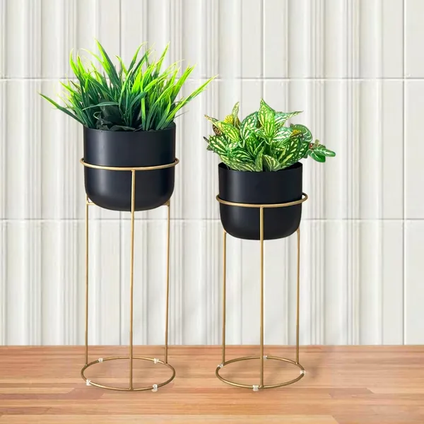 Metal_Planter_With_Stand