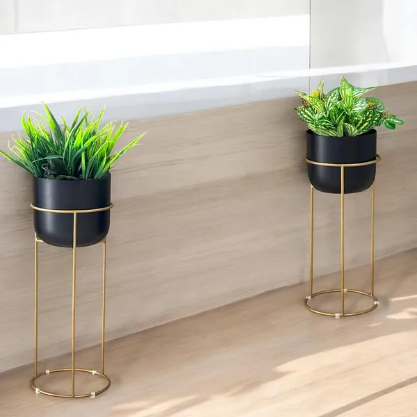Metal_Planter_With_Stand
