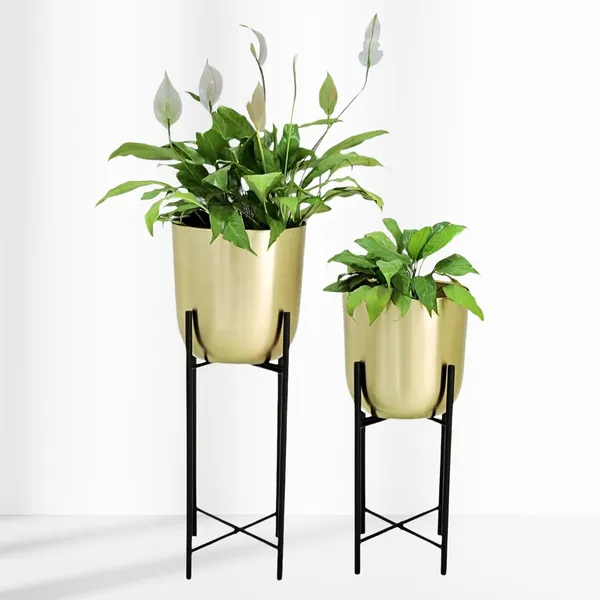 Metal_Planter_With_Stand