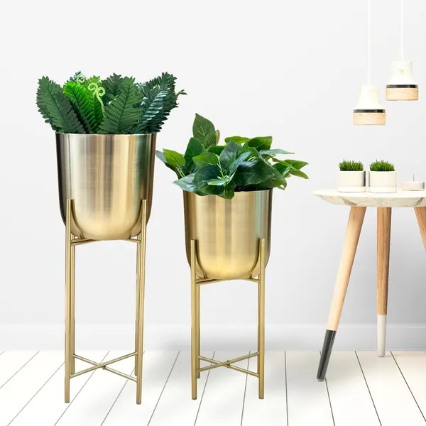 Metal_Planter_With_Stand