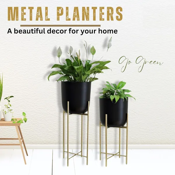 Metal_Planter_With_Stand
